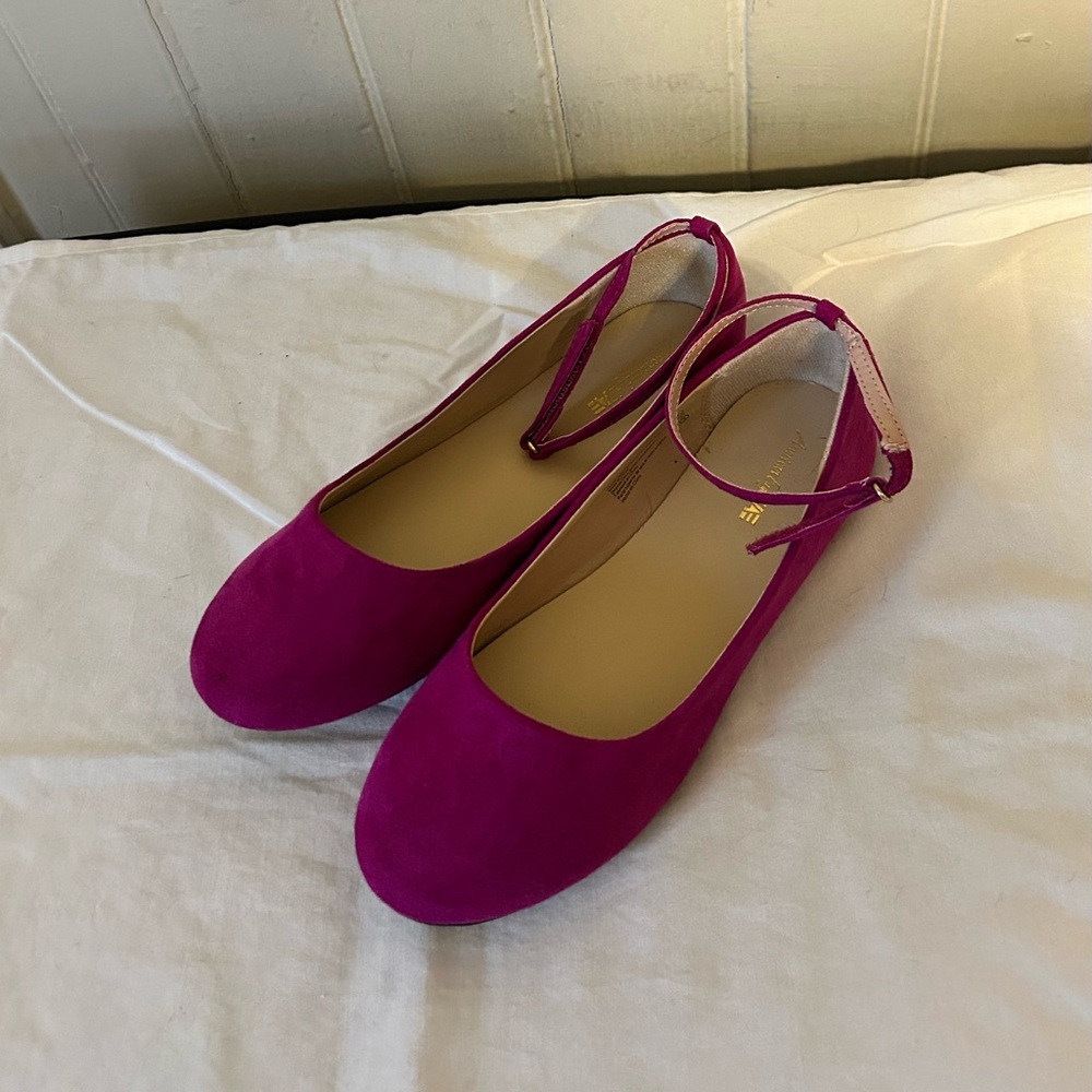 American Eagle Girls’ Ballerina-Style Flats With Ankle Strap Size 3-NWOT